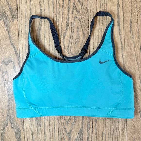 Nike Women’s Turquoise Dri Fit Sports Bra with Clasp and Adustable Straps Size M - Picture 1 of 14